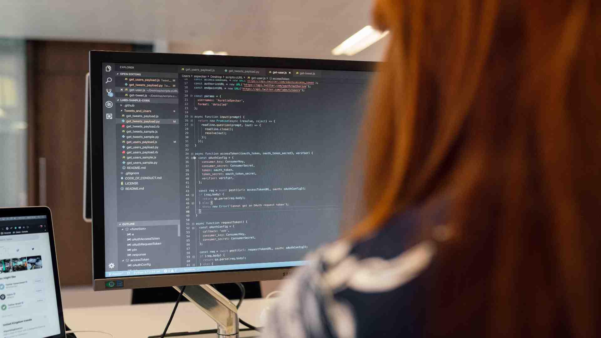 A-woman-coding-in-python